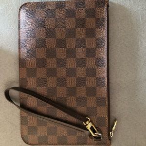 Louis Vuitton Neverfull MM clutch
